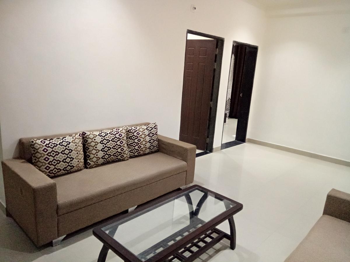 Anamsa Residency Hotel Vrindāvan Esterno foto